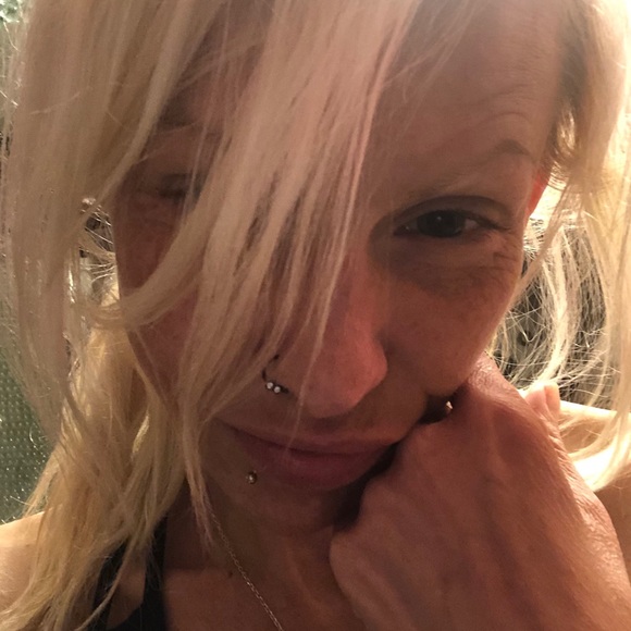 Meet your Posher, Kristin - Picture 1 of 1